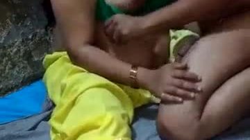 Desi mature aunty having sex with her tenant