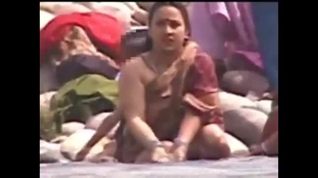 Desiriverbath - Public full nude river bath - Indian Porn Tube Video