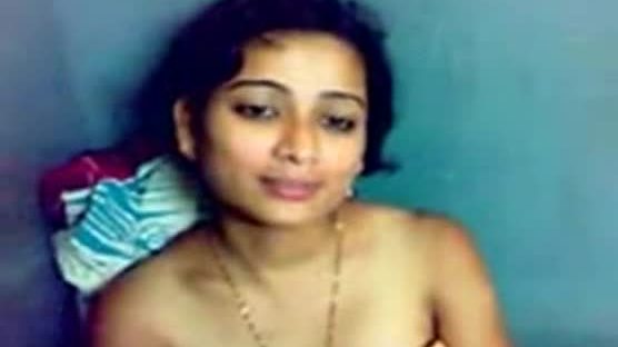 Cute kerala aunty 039 s boobs and pussy show captured by her bf