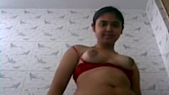 Desi tamil selfie bath mms video